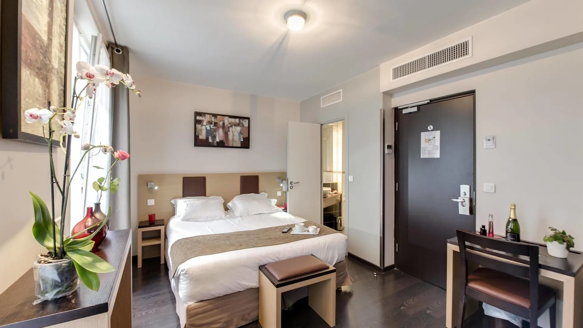 Source Hotel Paris