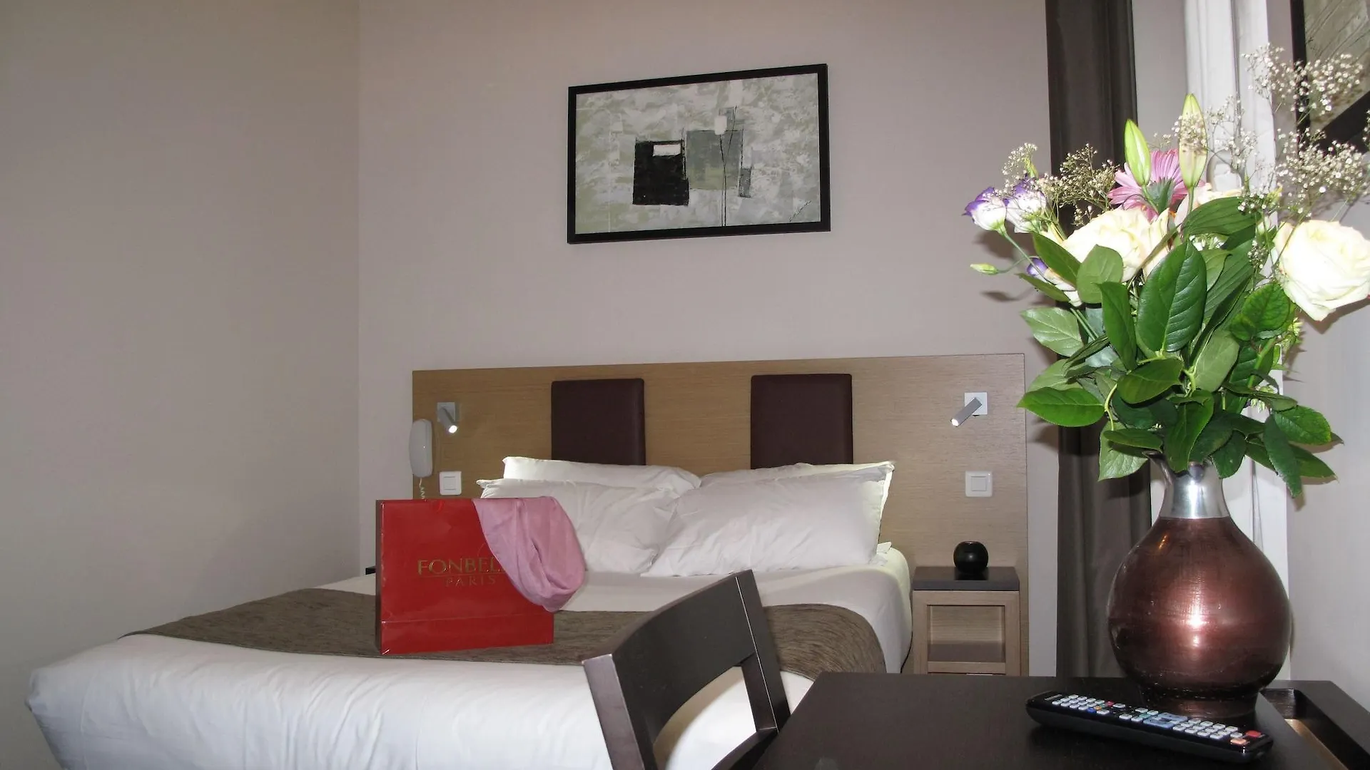 Source Hotel Paris 3*,  France