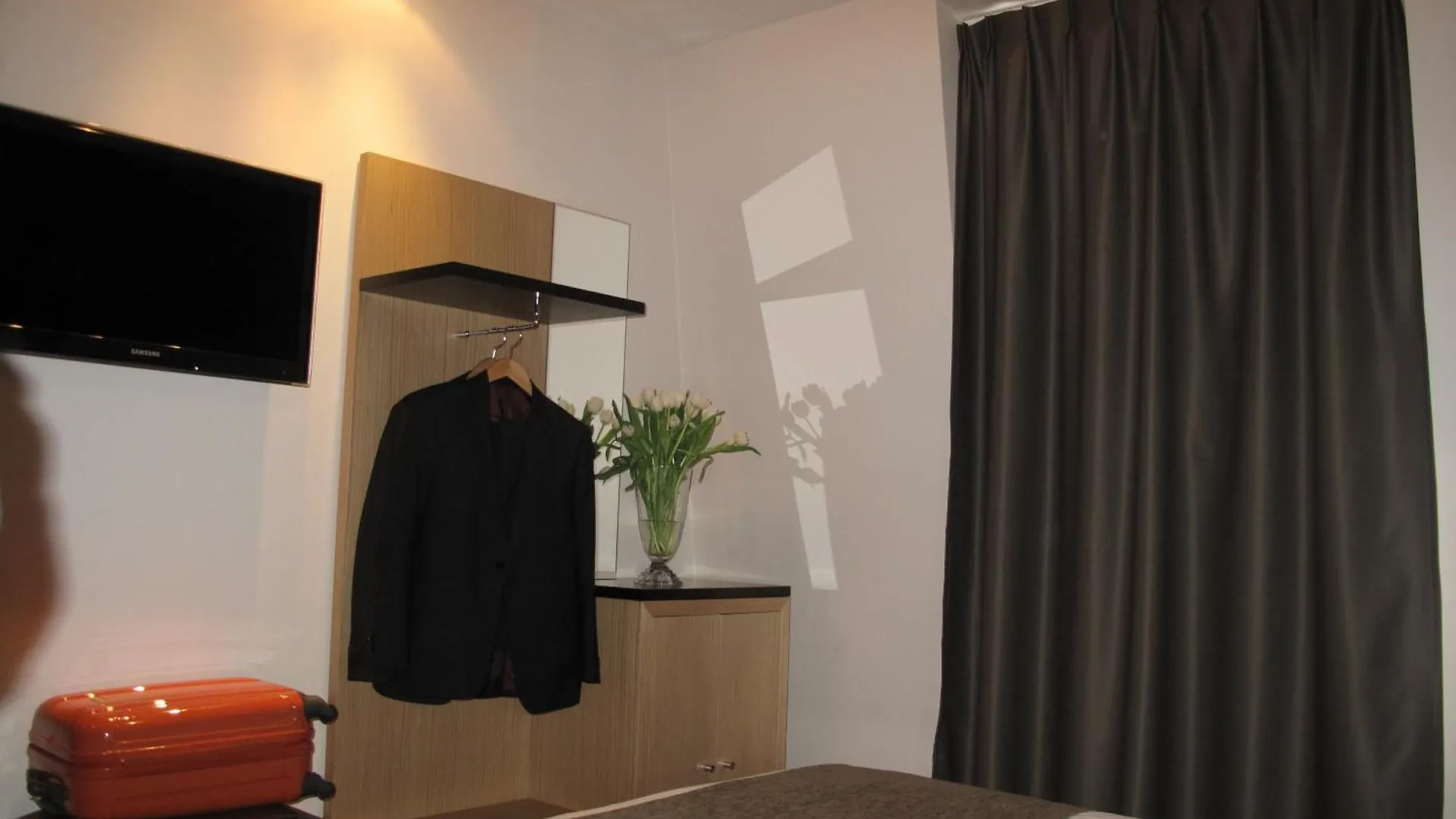 Source Hotel Paris 3*,  France