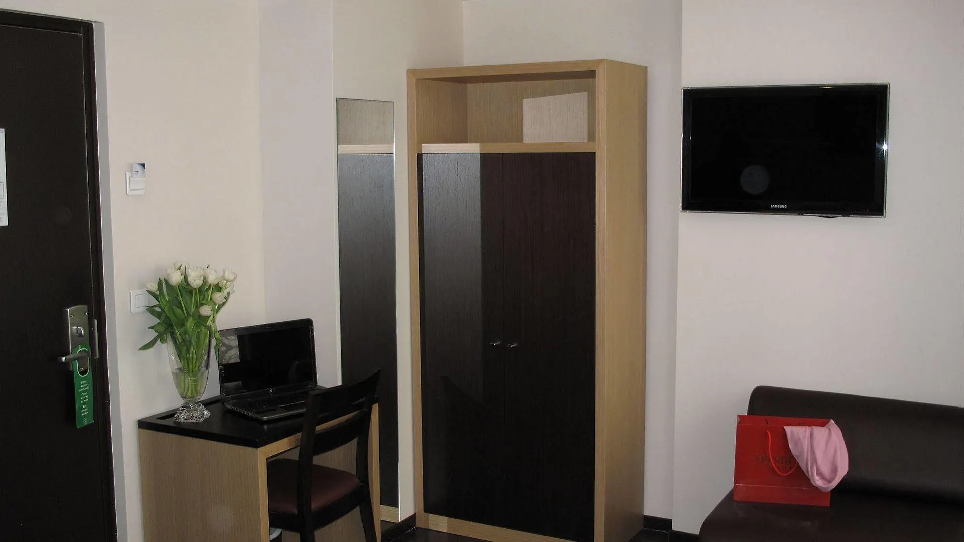 Source Hotel Paris France